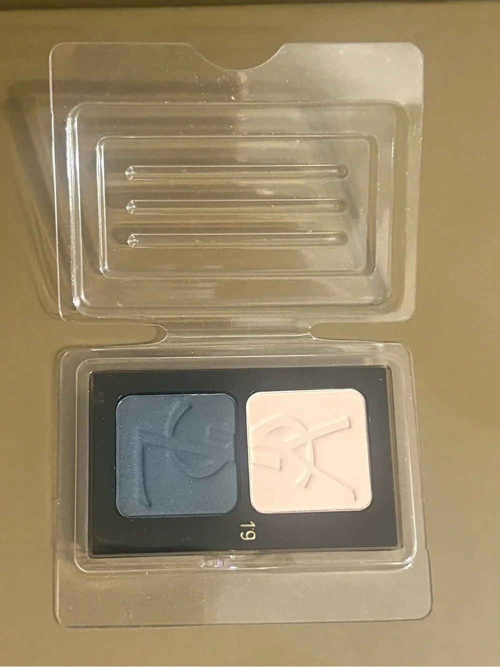YVES SAINT LAURENT OMBRES DUOLUMIÈRES EYE SHADOW DUO #19 Net Wt. 0.09 oz. 2,8 g